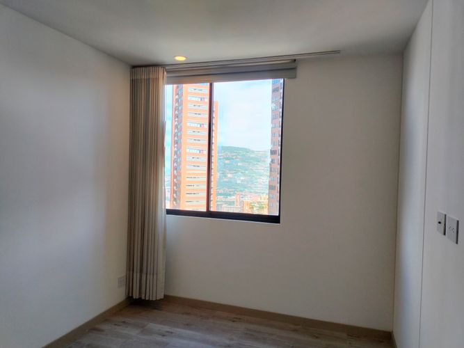 Apartamento de 2 alcobas en arriendo en El Poblado, Medellín, 84 m² · foto 10 de 16
