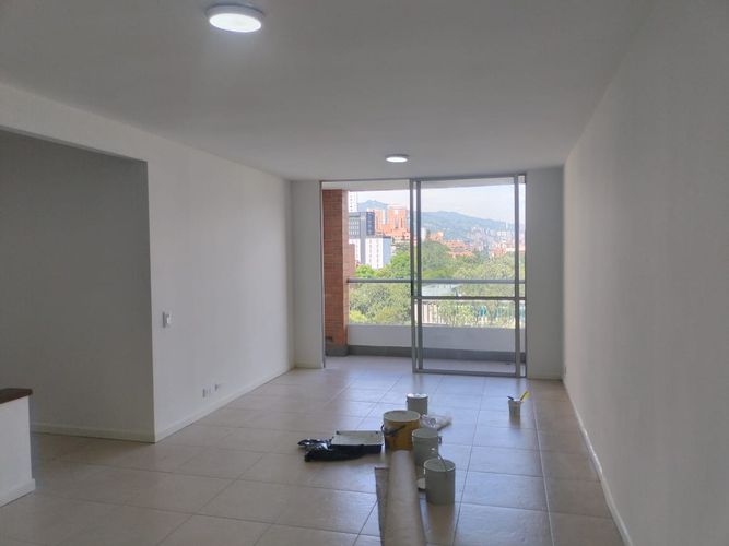 Apartamento de 2 alcobas en arriendo en La Aguacatala, Medellín, 76 m² · foto 2 de 15