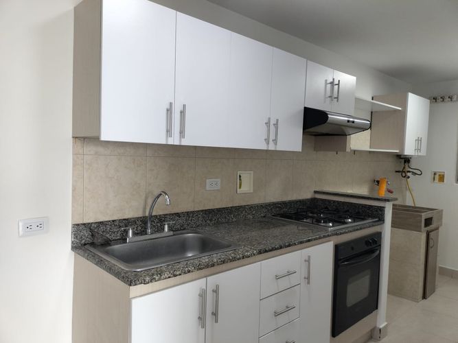 Apartamento de 2 alcobas en arriendo en La Aguacatala, Medellín, 76 m² · foto 5 de 15