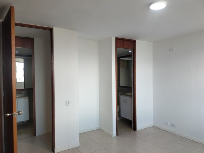Apartamento de 2 alcobas en arriendo en La Aguacatala, Medellín, 76 m² · foto 7 de 15