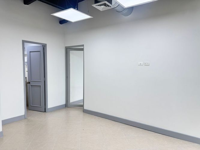 Oficina en arriendo en El Poblado, Medellín, 60 m² · foto 6 de 10
