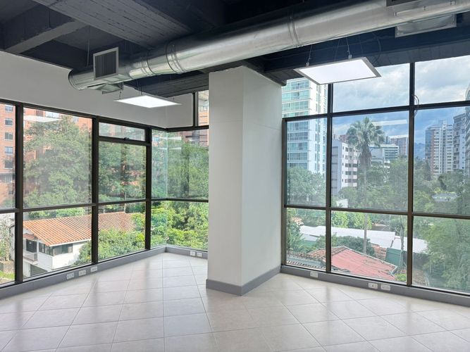 Oficina en arriendo en El Poblado, Medellín, 60 m² · foto 7 de 10