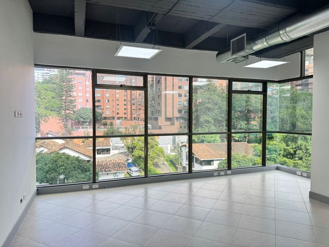 Oficina en arriendo en El Poblado, Medellín, 60 m² · foto 8 de 10