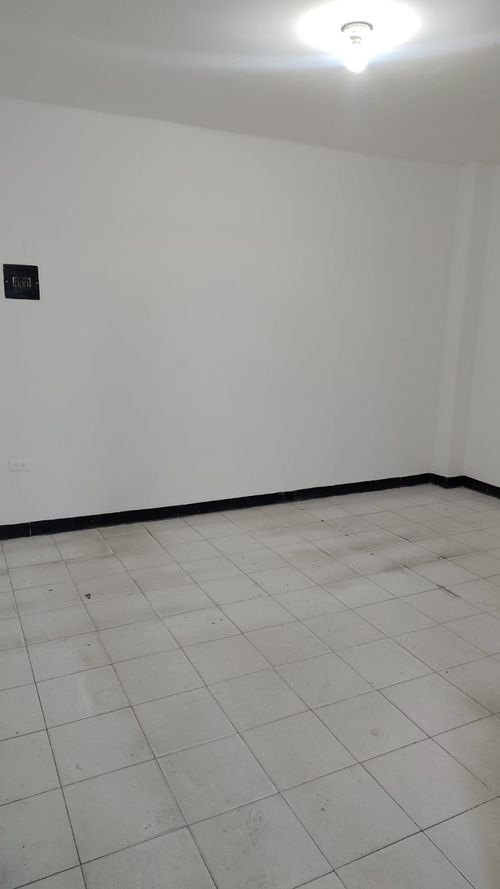 Local en arriendo en Centro, Cúcuta, 15 m² · foto 2 de 2