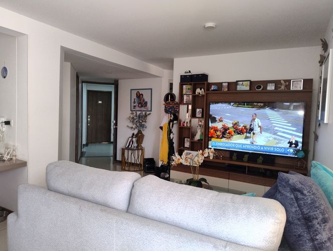 Apartaestudio en venta en La Flora, Cali, 102 m² · foto 6 de 18