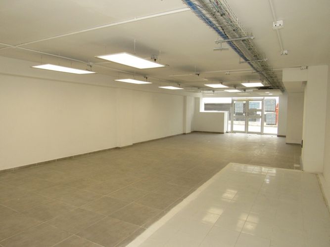 Local en arriendo en Granjas De Provenza, Bucaramanga, 75 m² · foto 2 de 9