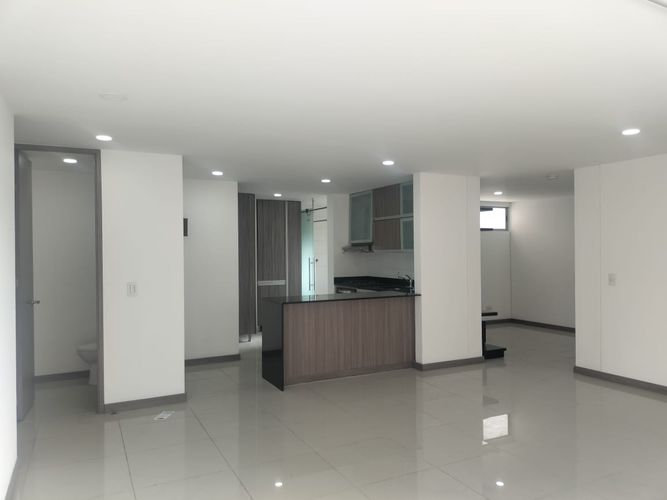 Apartamento de 3 alcobas en arriendo en El Poblado, Medellín, 121 m² · foto 4 de 15