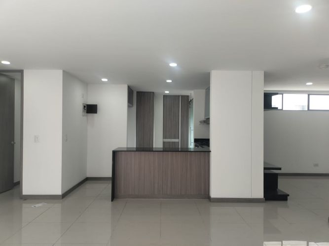 Apartamento de 3 alcobas en arriendo en El Poblado, Medellín, 121 m² · foto 6 de 15