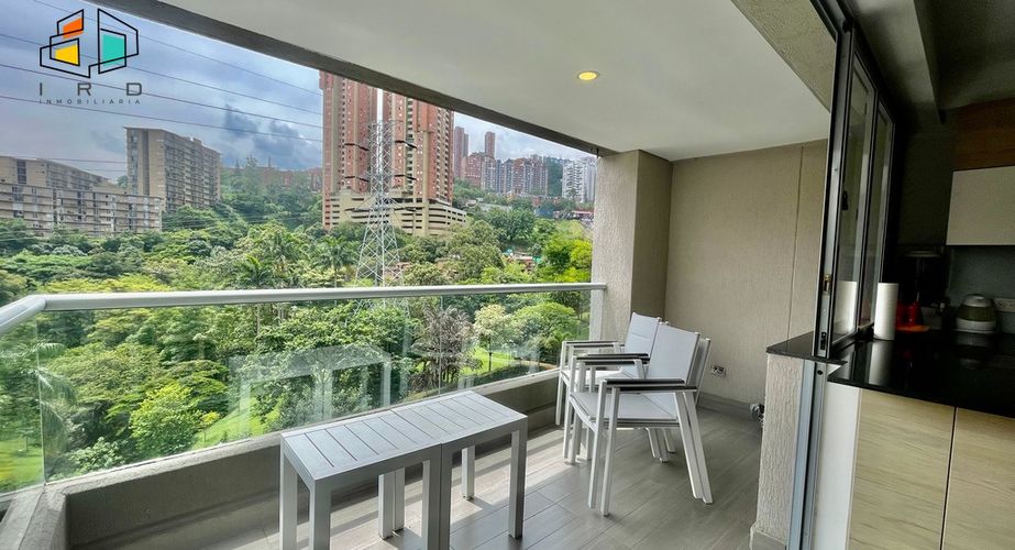 Apartamento de 3 alcobas en arriendo en San Diego, Medellín, 93 m² · foto 3 de 24