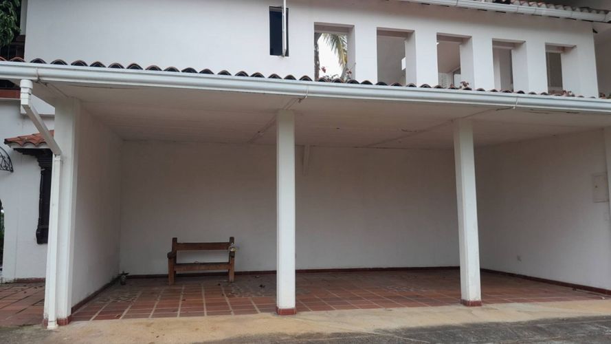 Casa de 5 alcobas en arriendo en Juan De Ampudia, Jamundí, 718 m² · foto 2 de 24
