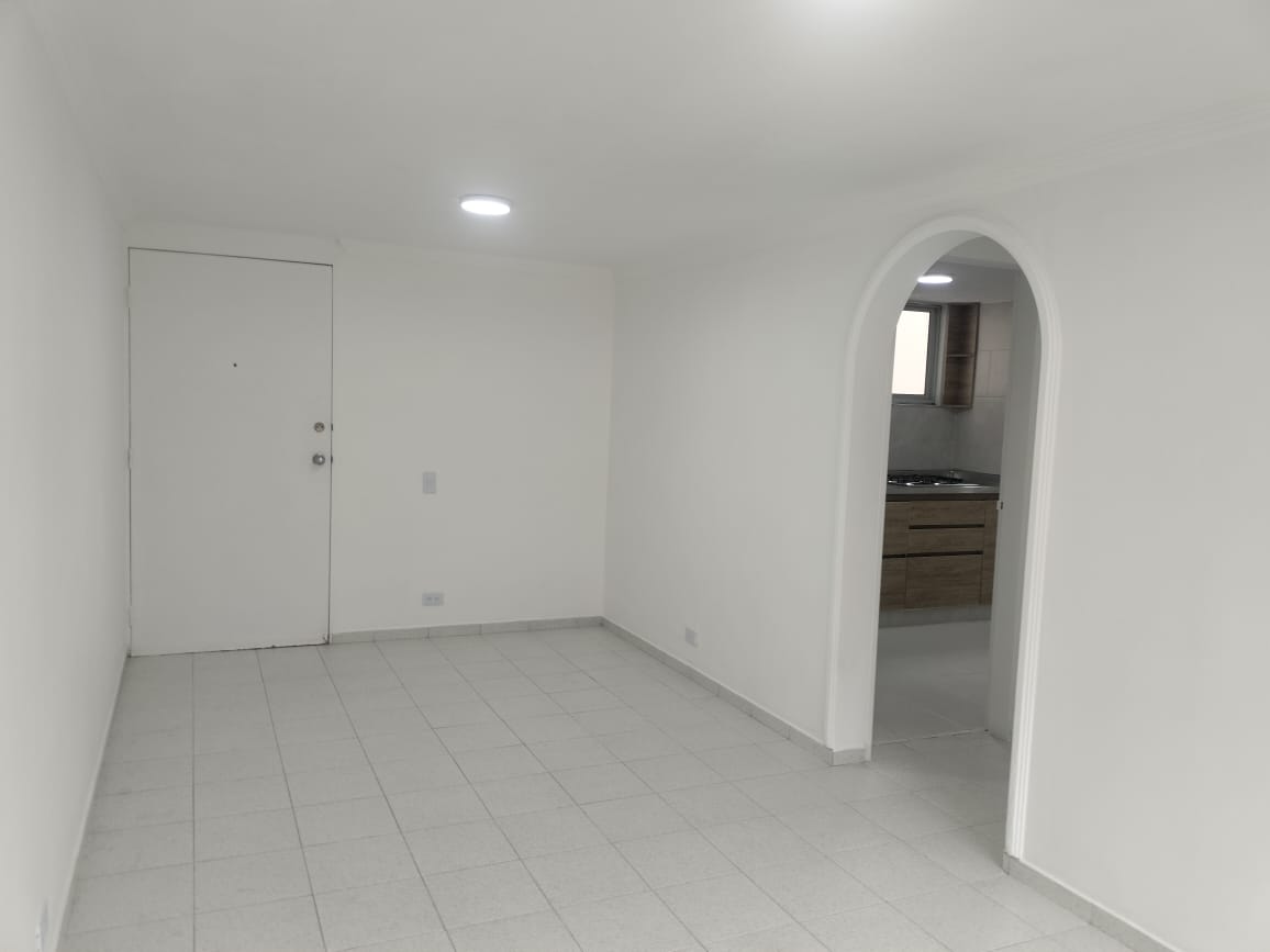 Apartamento en arriendo en El Poblado, Medellín · foto 3 de 16