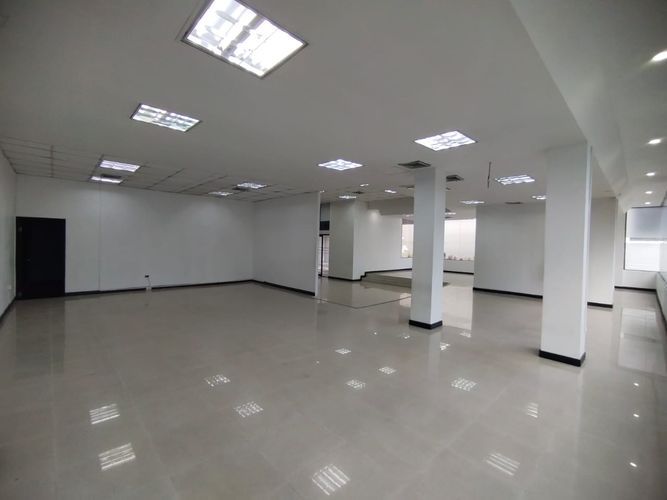 Local en arriendo en Avenida 30 De Agosto, Pereira, 652 m² · foto 2 de 19