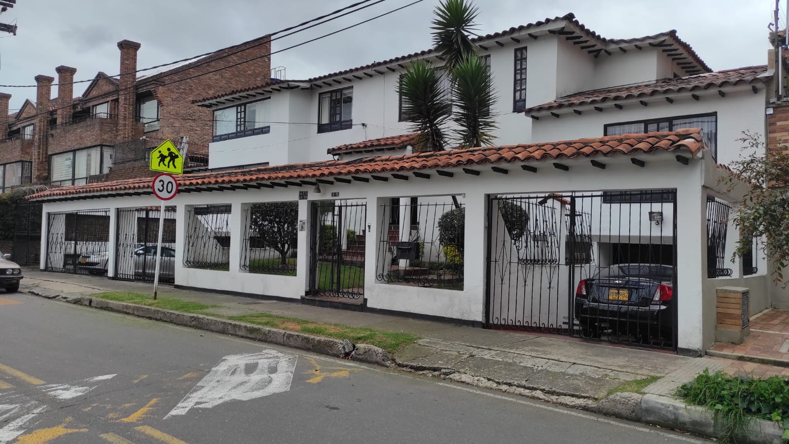 Casa en venta en El Contador, Bogotá · foto 2 de 10