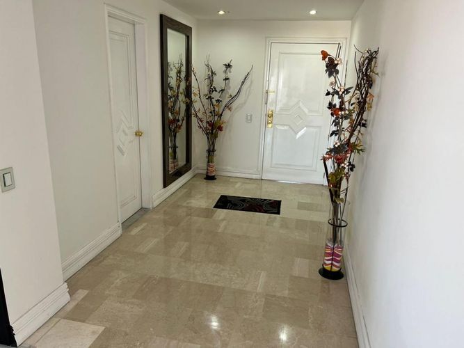 Apartamento de 4 alcobas en venta en La Calleja, Bogotá, 450 m² · foto 2 de 24
