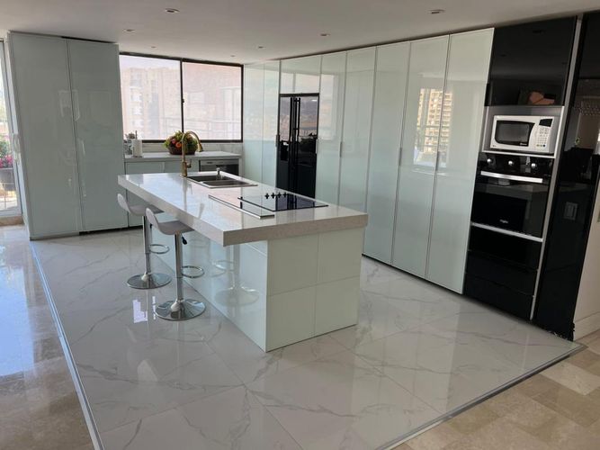 Apartamento de 4 alcobas en venta en La Calleja, Bogotá, 450 m² · foto 8 de 24