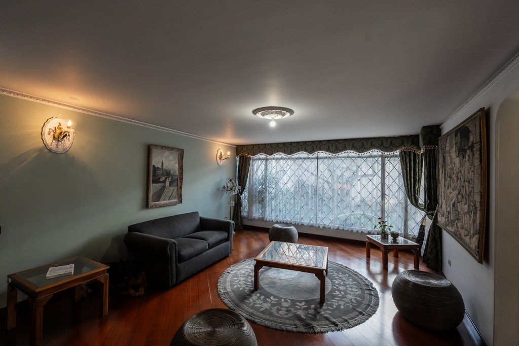 Casa en venta en Santa Paula, Bogotá · foto 8 de 24