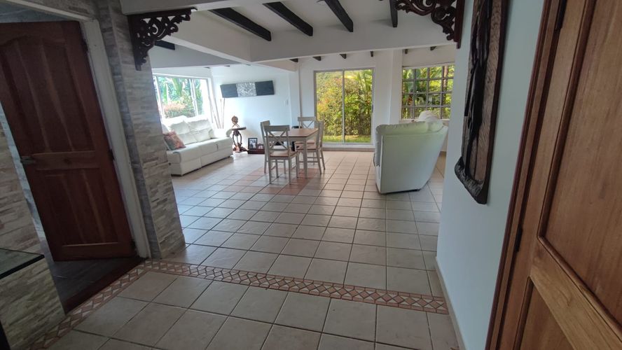 Casa de 3 alcobas en venta en El Arenillo Parte, Manizales, 250 m² · foto 2 de 24