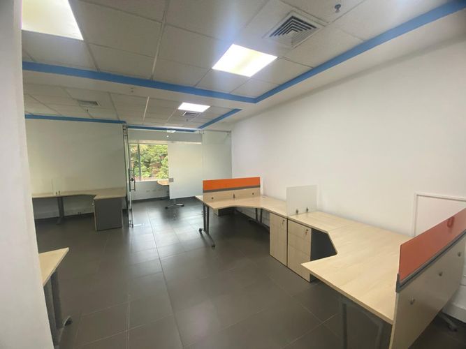 Oficina en arriendo en El Poblado, Medellín, 50 m² · foto 2 de 18