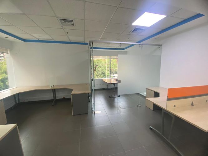 Oficina en arriendo en El Poblado, Medellín, 50 m² · foto 9 de 18