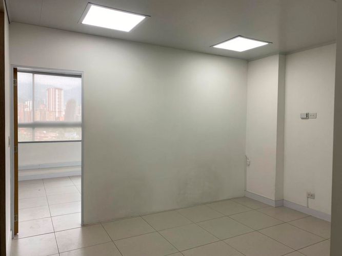 Oficina en arriendo en Aliadas Del Sur, Sabaneta, 50 m² · foto 5 de 9