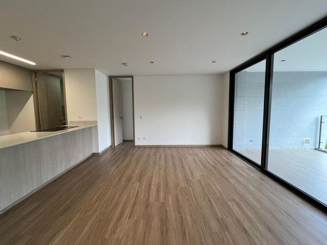 Apartamento de 2 alcobas en arriendo en Sajonia, Rionegro, 106 m² · foto 2 de 11