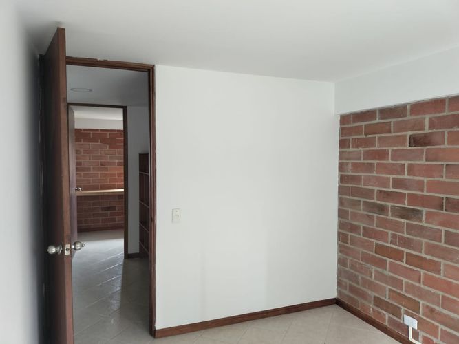 Apartamento de 2 alcobas en arriendo en El Poblado, Medellín, 63 m² · foto 2 de 13