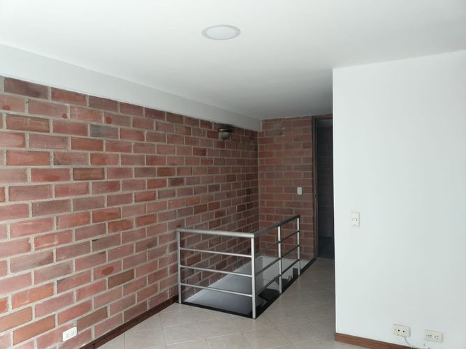 Apartamento de 2 alcobas en arriendo en El Poblado, Medellín, 63 m² · foto 3 de 13