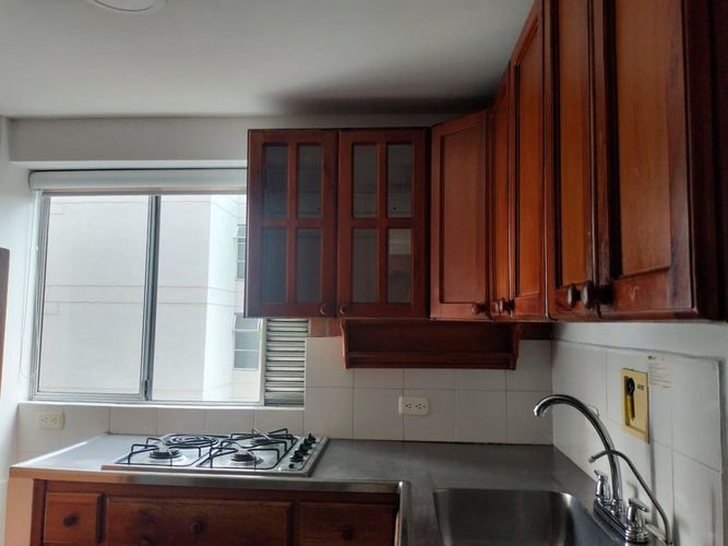 Apartamento de 2 alcobas en arriendo en El Poblado, Medellín, 63 m² · foto 6 de 13