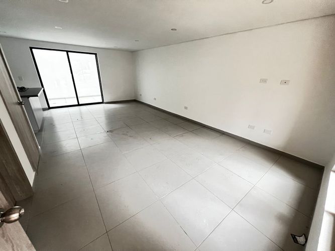 Casa de 3 alcobas en venta en Rionegro, 150 m² · foto 2 de 13