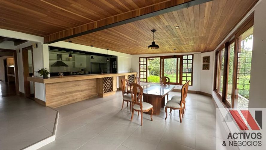 Casa de 6 alcobas en venta en Llano Grande, Rionegro · foto 8 de 24