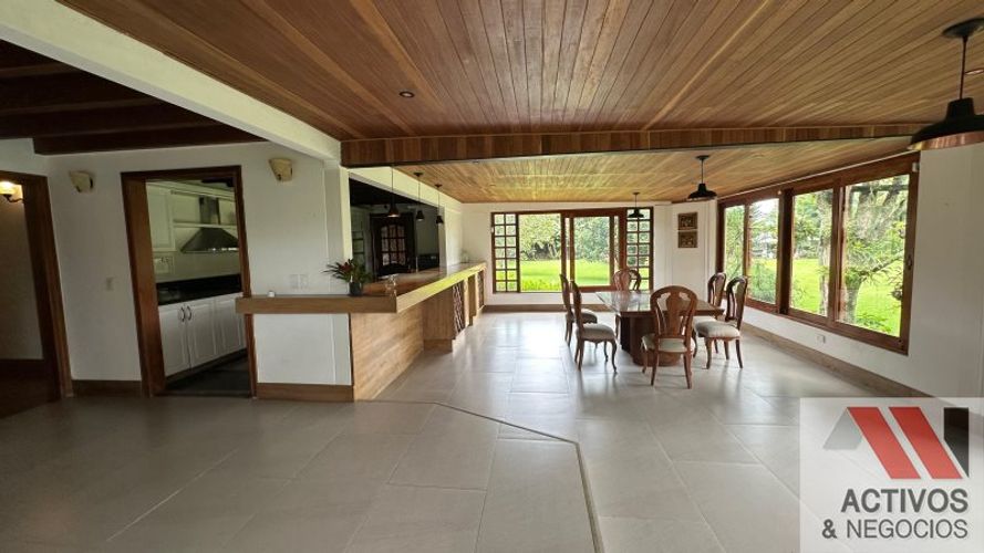 Casa de 6 alcobas en venta en Llano Grande, Rionegro · foto 9 de 24