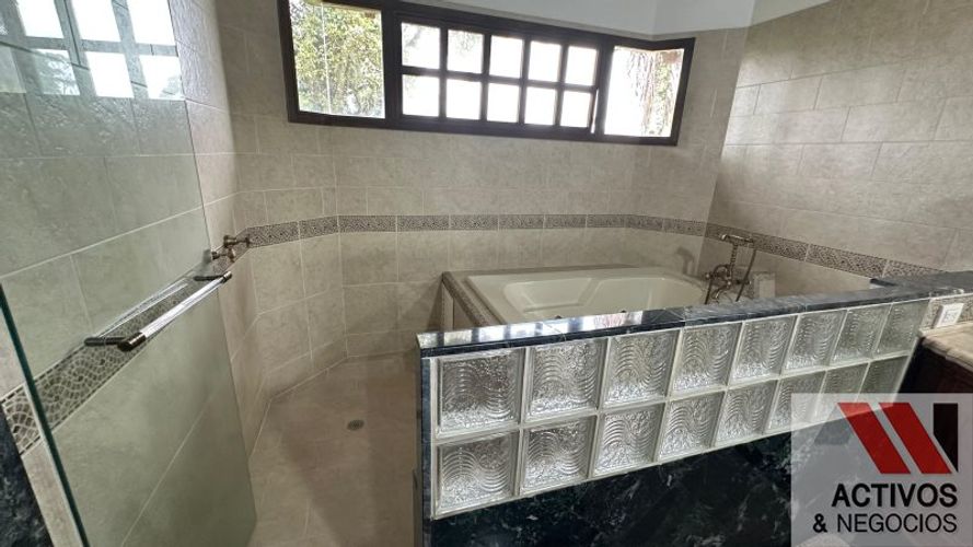 Casa de 6 alcobas en venta en Llano Grande, Rionegro · foto 15 de 24