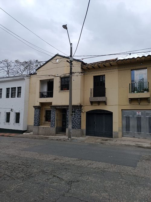 Casa en venta en La Candelaria, Medellín, 178 m² · foto 2 de 24