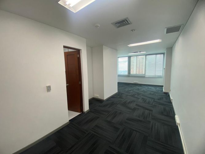Oficina en arriendo en El Poblado, Medellín, 35 m² · foto 3 de 20