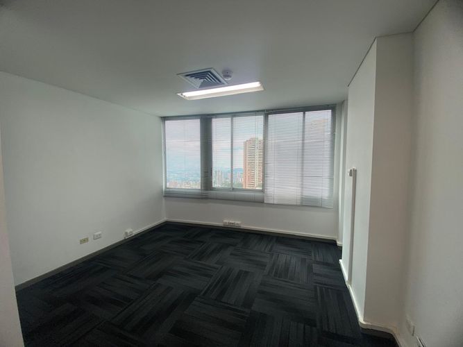 Oficina en arriendo en El Poblado, Medellín, 35 m² · foto 17 de 20