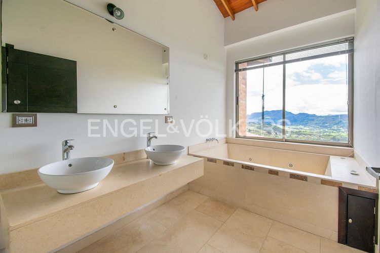 Casa de 2 alcobas en venta en Yerbabuena, Sopó, 370 m² · foto 10 de 18