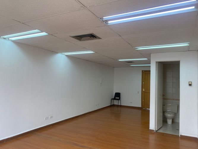 Oficina en arriendo en El Poblado, Medellín, 36 m² · foto 4 de 8