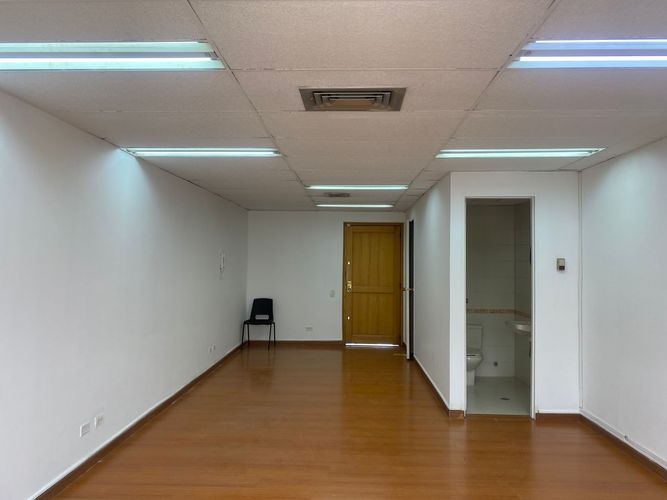 Oficina en arriendo en El Poblado, Medellín, 36 m² · foto 5 de 8