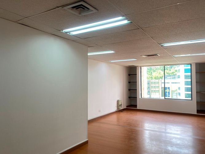 Oficina en arriendo en El Poblado, Medellín, 36 m² · foto 7 de 8