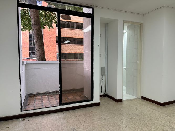 Consultorio en venta en El Poblado, Medellín, 32 m² · foto 7 de 7