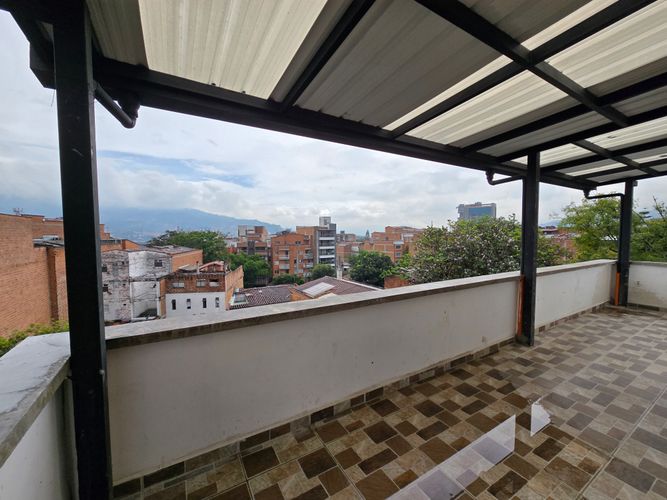 Edificio en venta en Mesa, Envigado, 1100 m² · foto 2 de 11