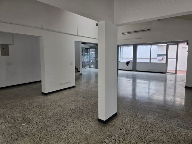Local en venta en El Poblado, Medellín, 500 m² · foto 12 de 16