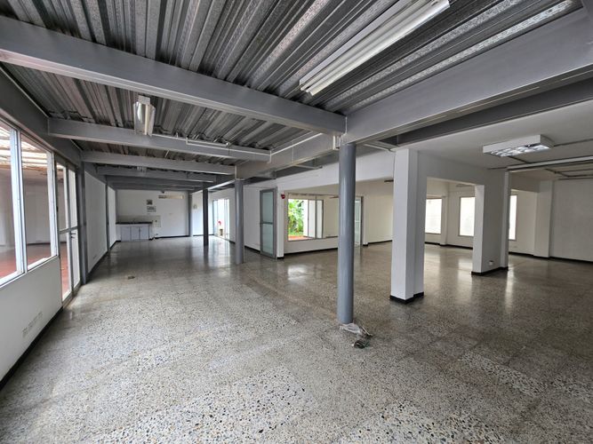 Local en venta en El Poblado, Medellín, 500 m² · foto 14 de 16