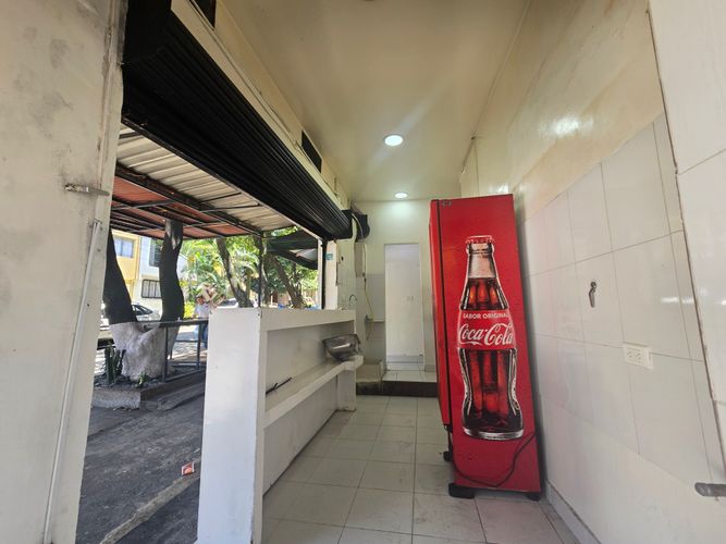Local en venta en La América, Medellín, 15 m² · foto 9 de 15