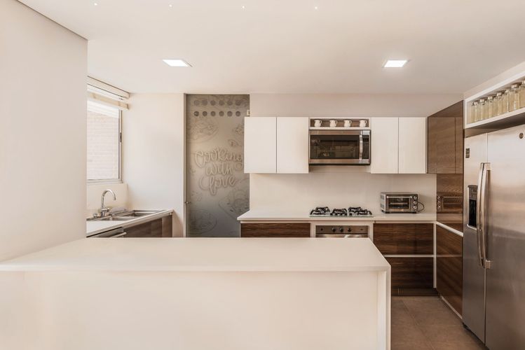 Apartamento de 3 alcobas en arriendo en El Poblado, Medellín, 205 m² · foto 4 de 14