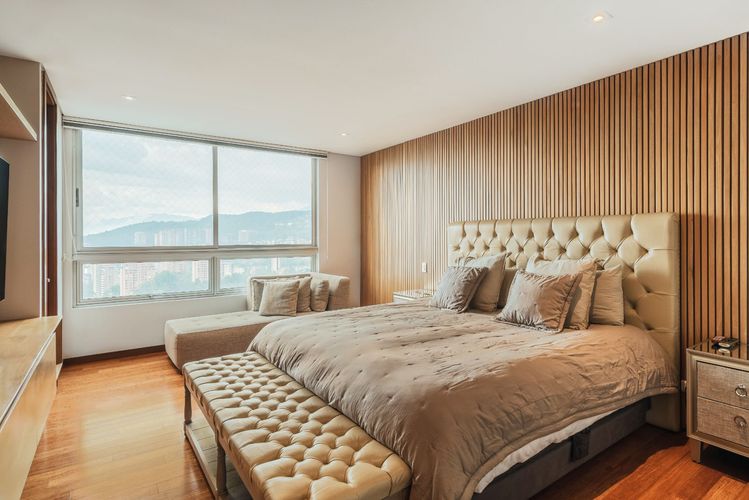 Apartamento de 3 alcobas en arriendo en El Poblado, Medellín, 205 m² · foto 10 de 14