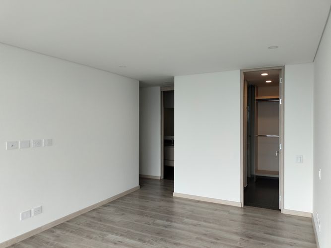 Apartamento de 3 alcobas en arriendo en El Poblado, Medellín, 148 m² · foto 10 de 19