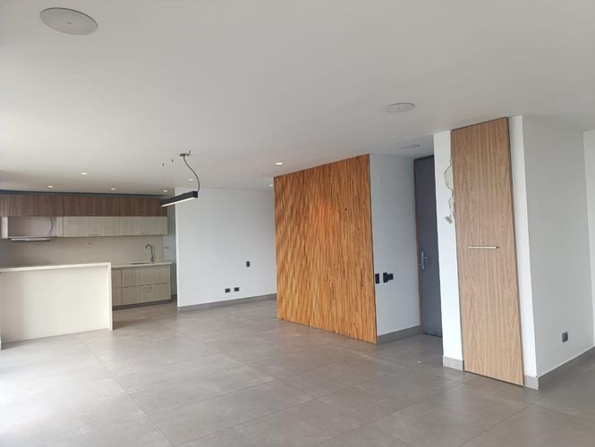 Apartamento de 2 alcobas en arriendo en El Poblado, Medellín, 117 m² · foto 5 de 18