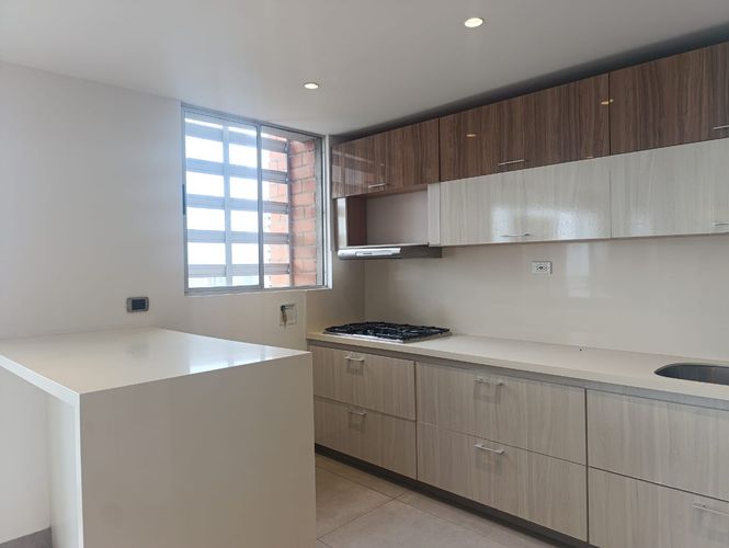 Apartamento de 2 alcobas en arriendo en El Poblado, Medellín, 117 m² · foto 7 de 18
