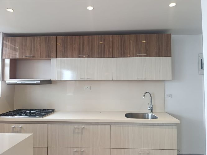 Apartamento de 2 alcobas en arriendo en El Poblado, Medellín, 117 m² · foto 9 de 18